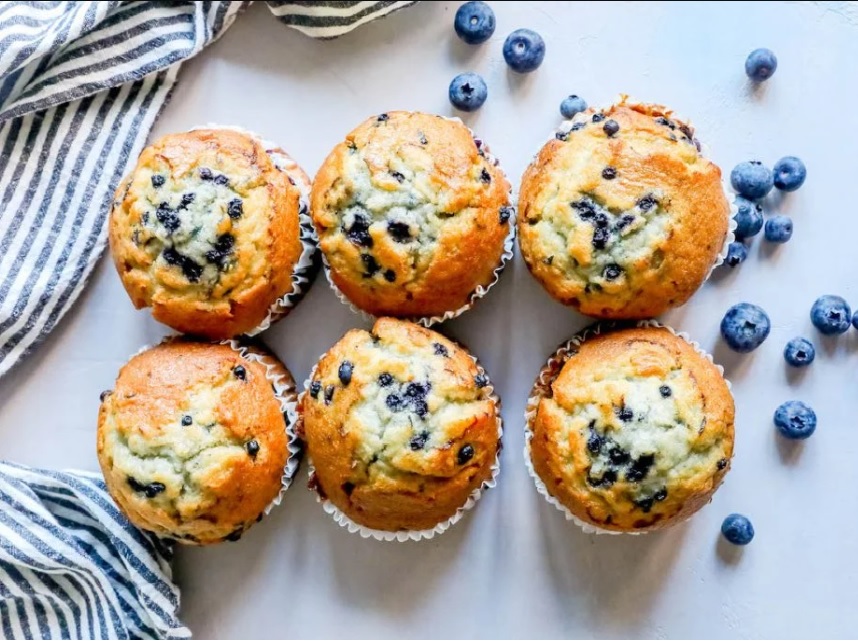 A Recipe That Makes 8 Jumbo Blueberry