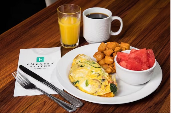 Embassy Suites Breakfast Time