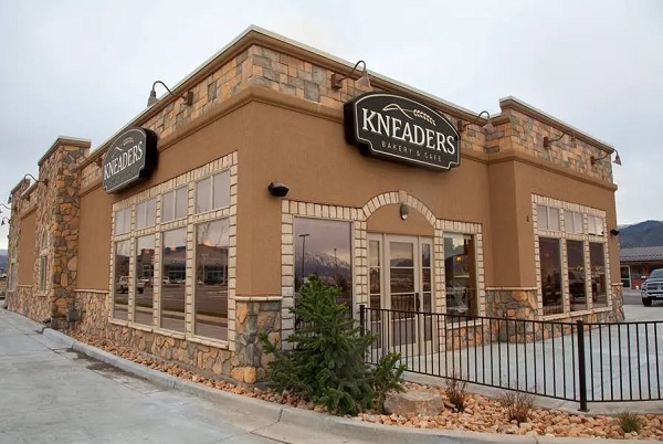 What Time Does Kneaders Breakfast End