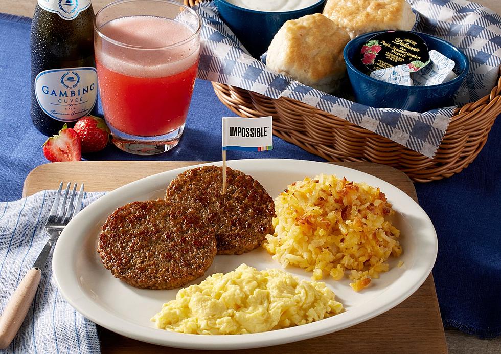 Does Cracker Barrel Serve Breakfast All Day Long