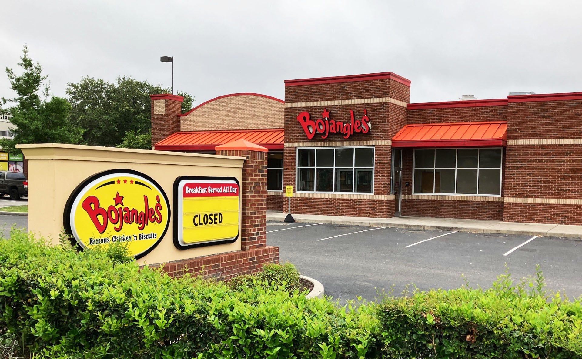 How Late Does Bojangles Serve Breakfast