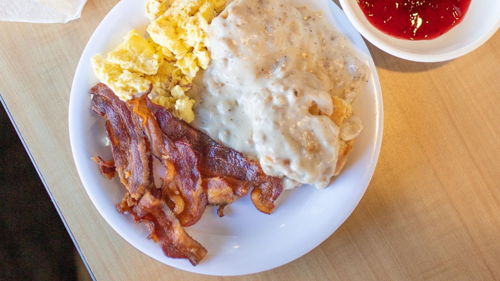What Time Does Golden Corral Start Serving Breakfast