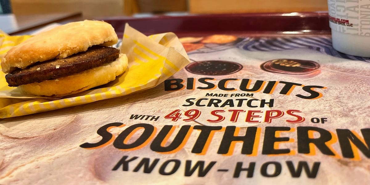 When Does Hardee'S Stop Serving Breakfast on Sunday